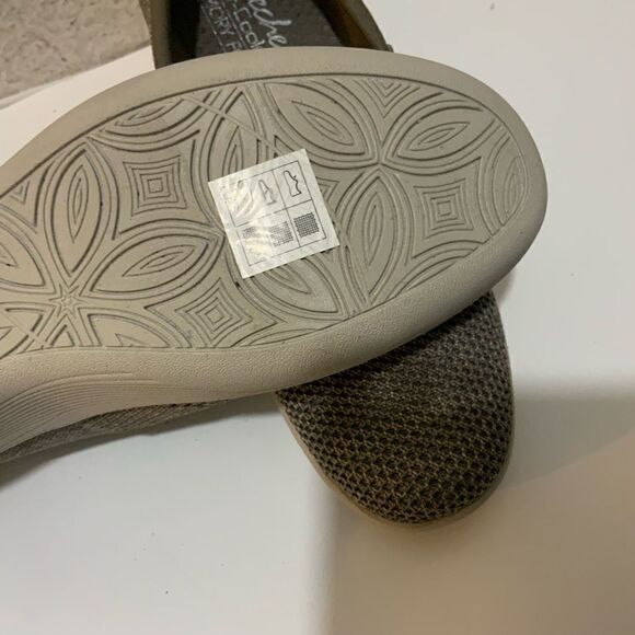 Skechers Pier Lite Slip Ons size 7/ 37 - Picture 9 of 9